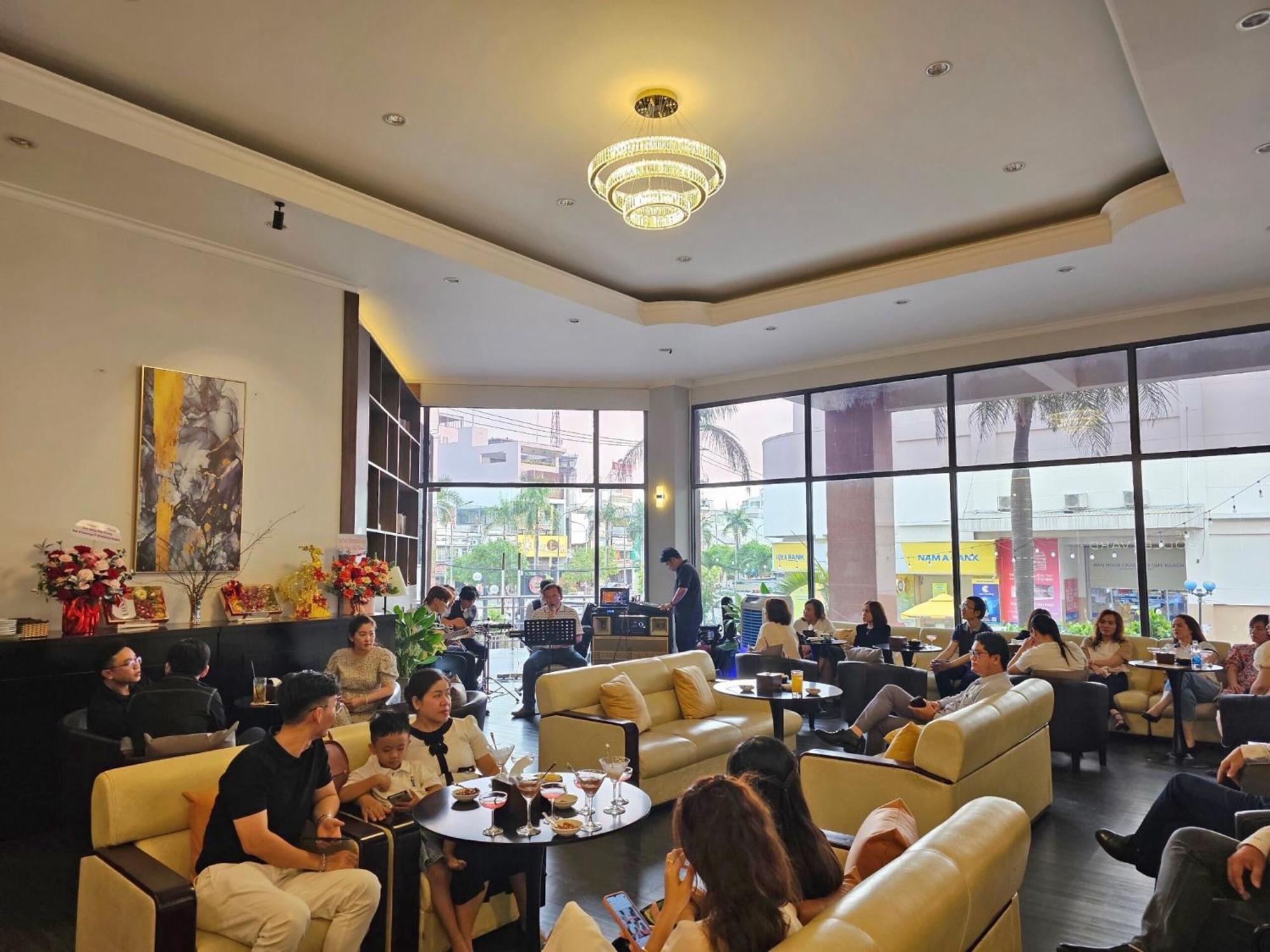 Cụm Khách sạn Đông Xuyên - Long Xuyên - Cửu Long Extérieur photo
